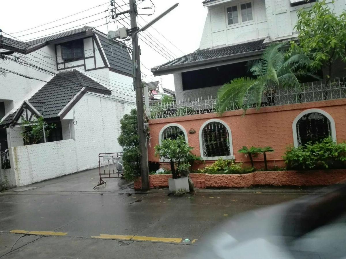 Hostel Baan Paan Sook Unitato Bangkok Zewnętrze zdjęcie
