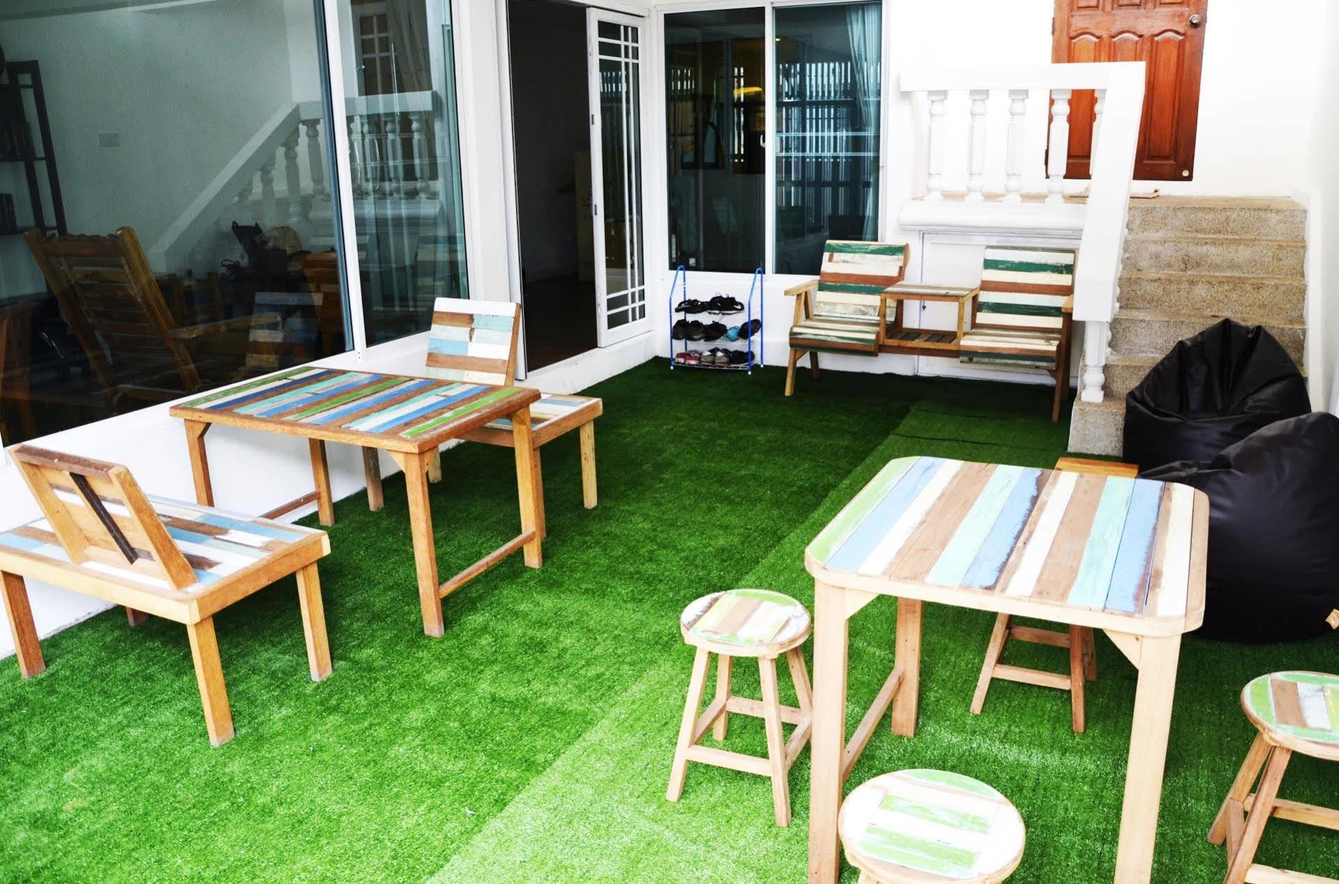 Hostel Baan Paan Sook Unitato Bangkok Zewnętrze zdjęcie