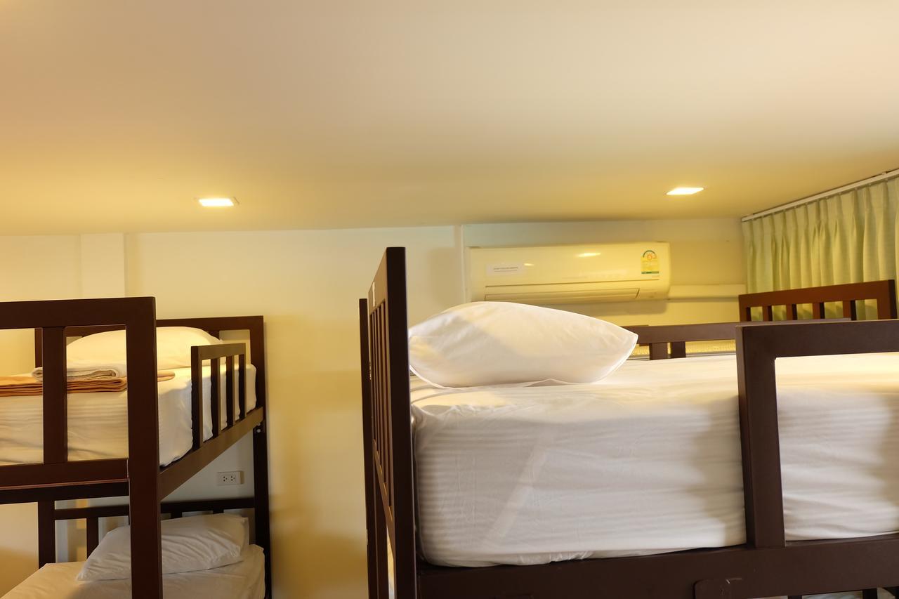 Hostel Baan Paan Sook Unitato Bangkok Zewnętrze zdjęcie