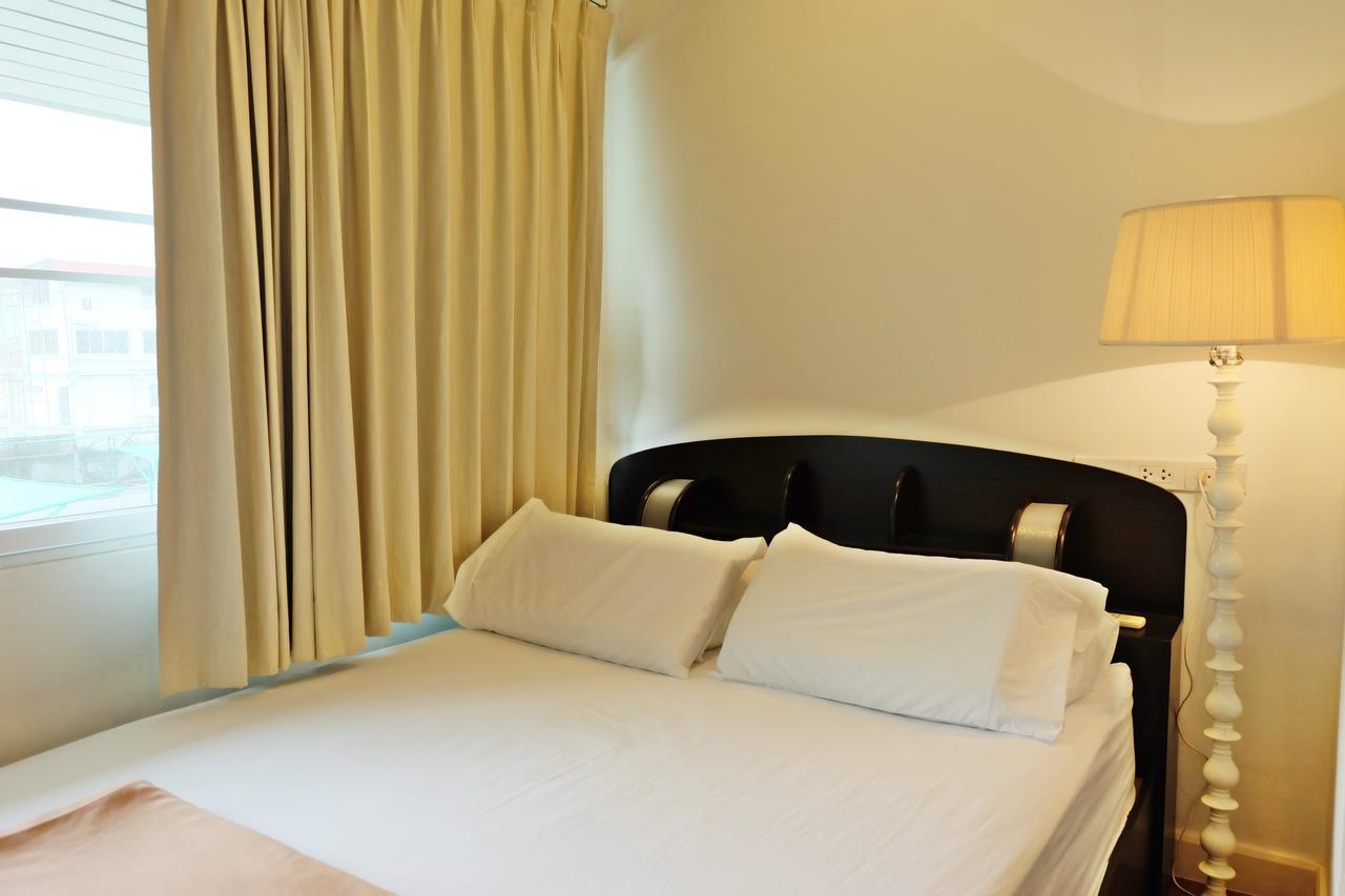 Hostel Baan Paan Sook Unitato Bangkok Zewnętrze zdjęcie