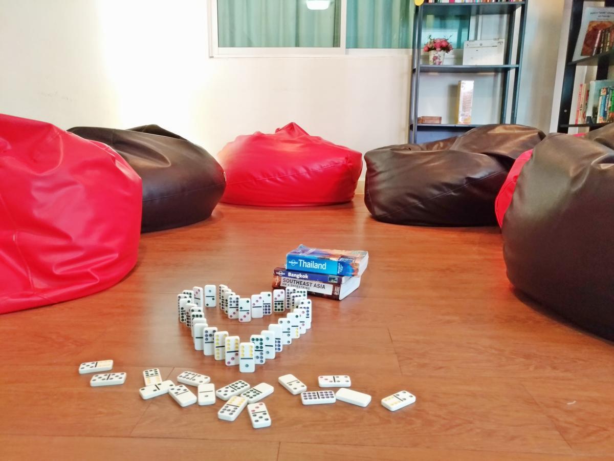 Hostel Baan Paan Sook Unitato Bangkok Zewnętrze zdjęcie