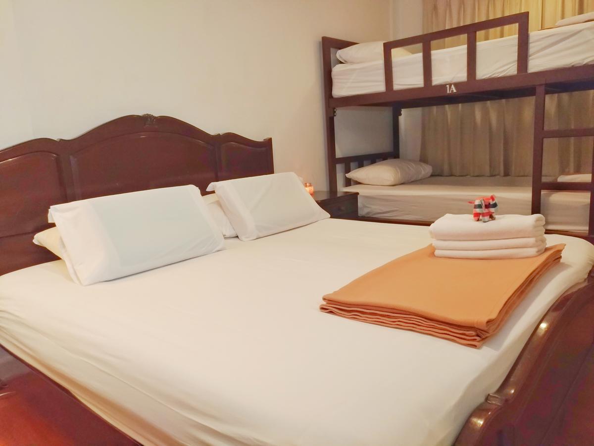 Hostel Baan Paan Sook Unitato Bangkok Zewnętrze zdjęcie