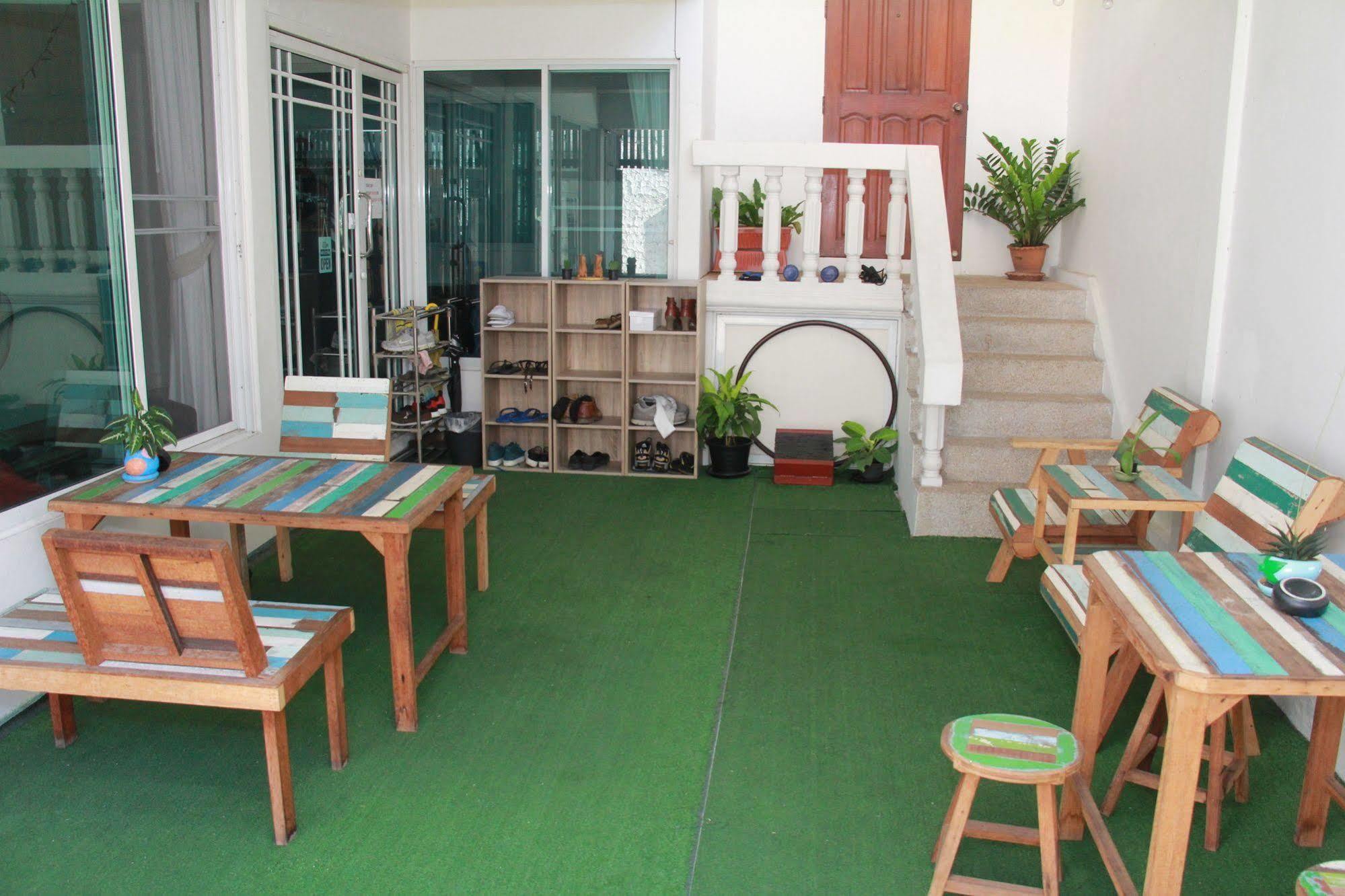 Hostel Baan Paan Sook Unitato Bangkok Zewnętrze zdjęcie